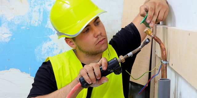 Ferblantier/ière - zingueur/euse